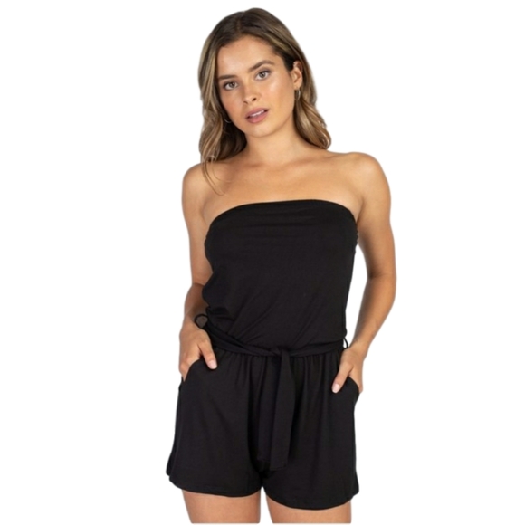 Black Solid strapless Romper - Picture 1 of 1